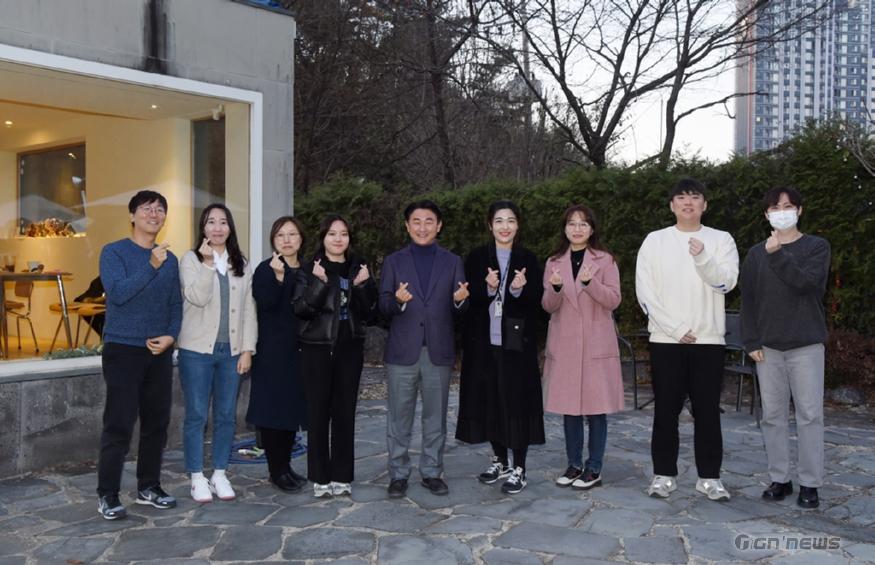 1.도시디자인담당관(김동근 시장, 카페 무지개로 직원들의 추운 마음 녹여)4.jpg